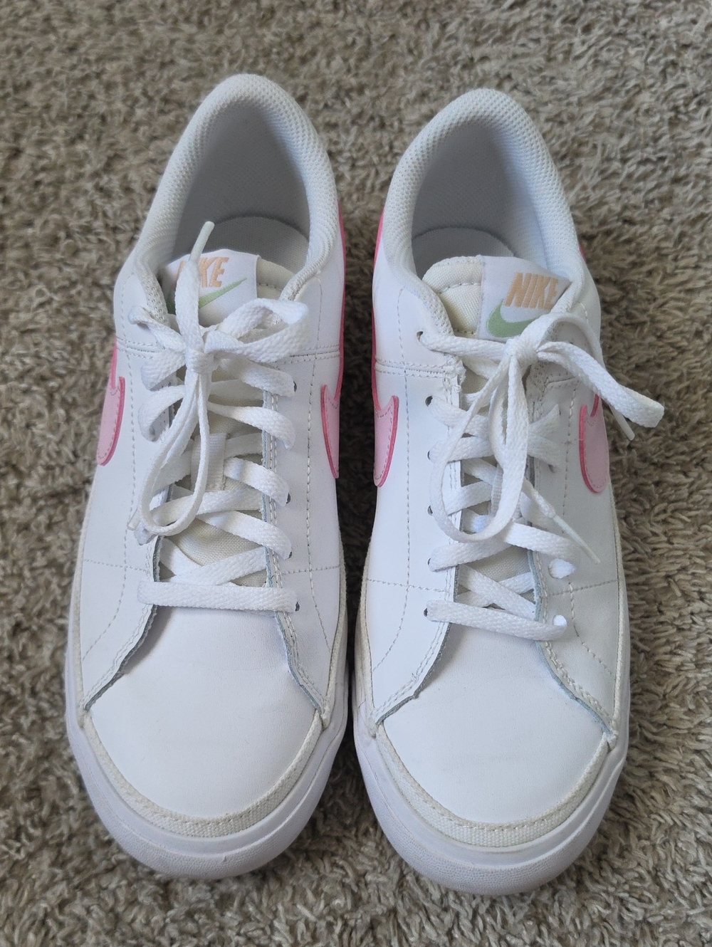 Nike Big Kids 6Y White Sneakers with Pink Swoosh